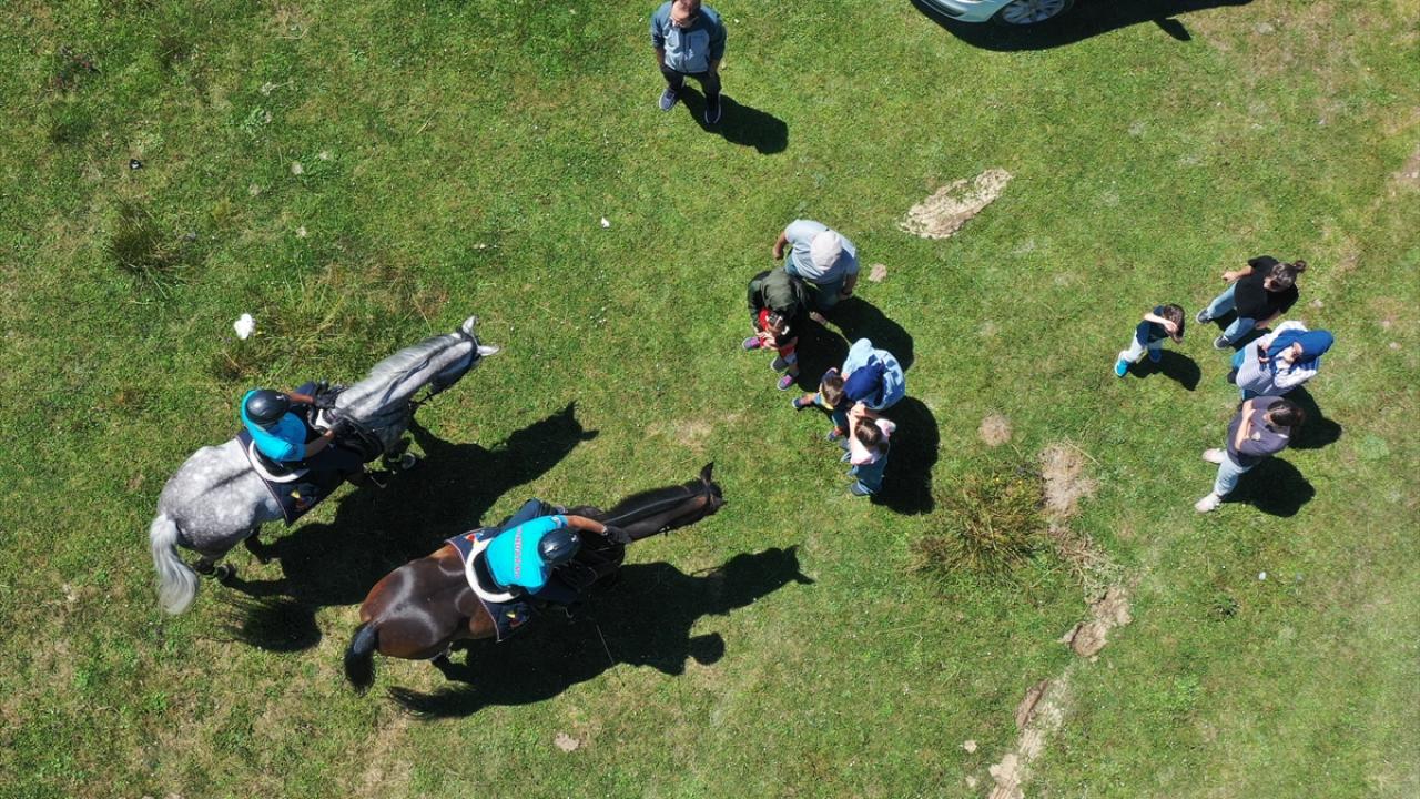 "Atlı jandarma timi doğa ile uyum sağladı"