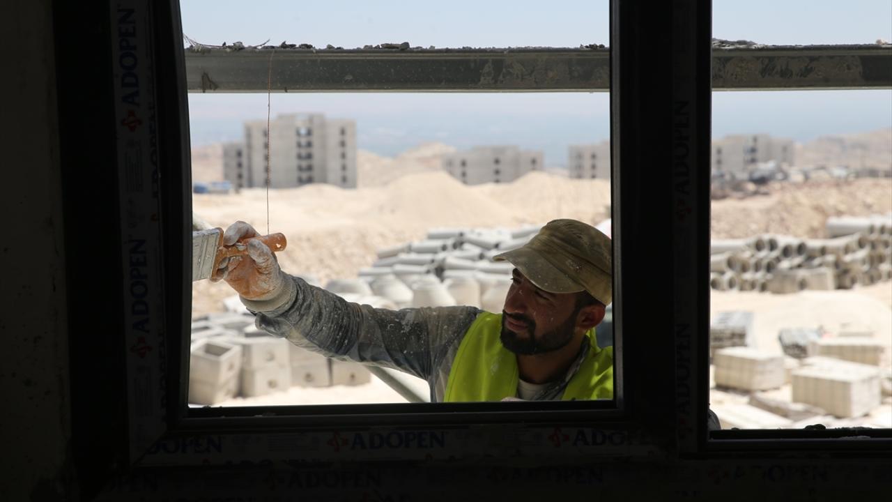 Blokların dış kısmında boyama işlemi başlandı