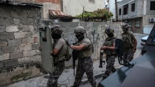 Mersin'de uyuşturucu satıcılarına şafak operasyonu: 27 gözaltı