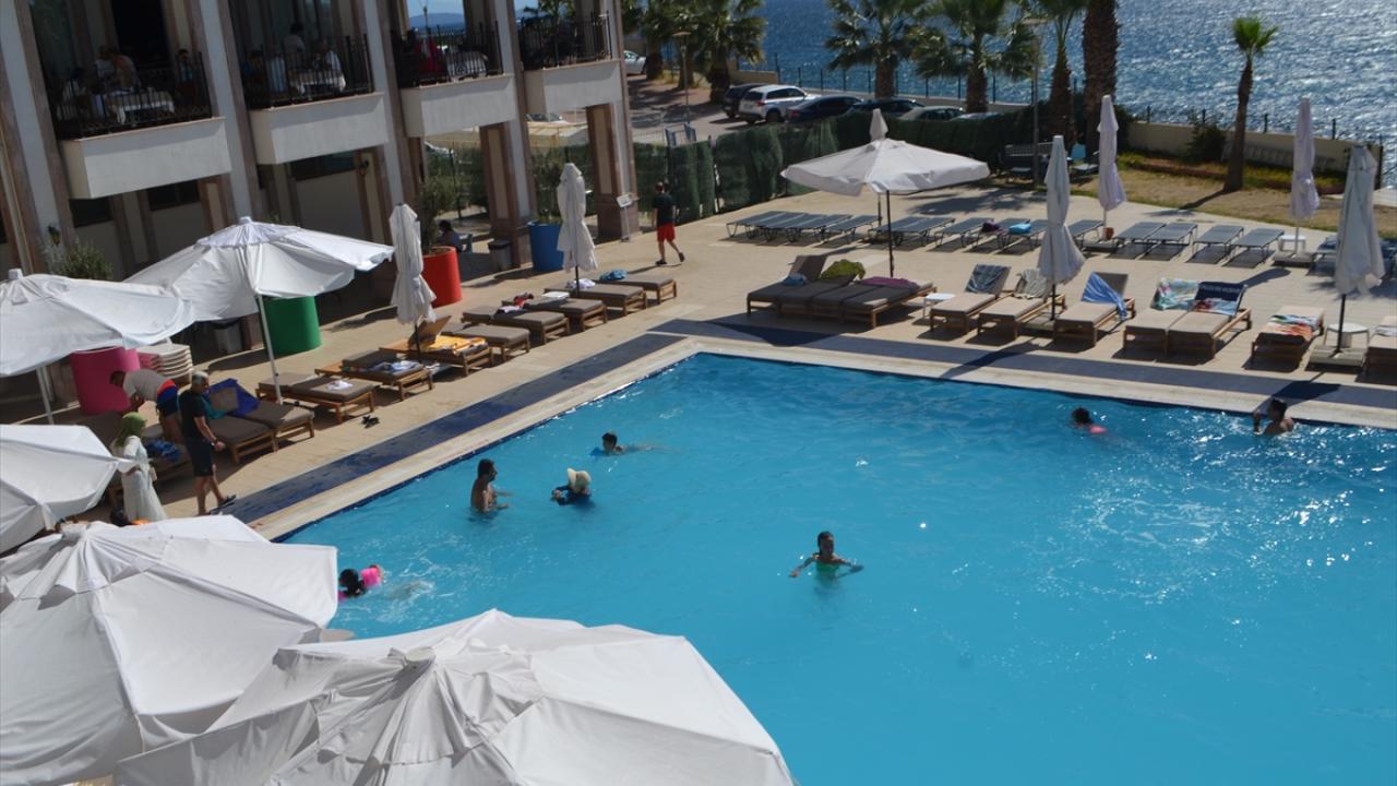 "Ayvalık nüfusu kadar insan günübirlik ilçemizi ziyaret edip gidiyor"