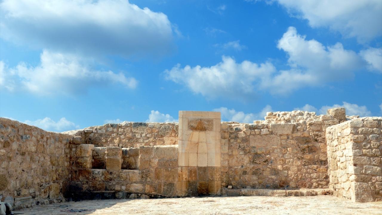 "İçerisindeki cami fethin sembolü"