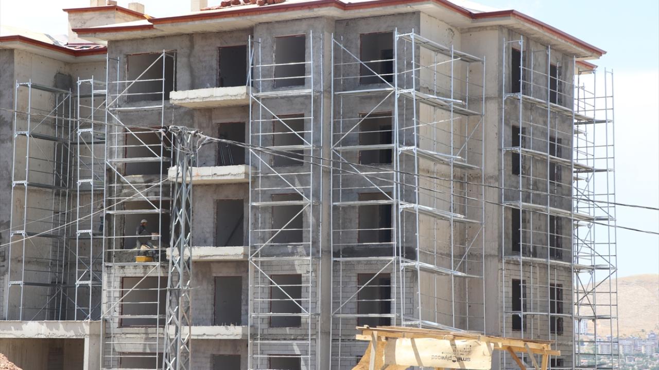 Ağır hasarlı 10 bin 694 yapı belirlendi