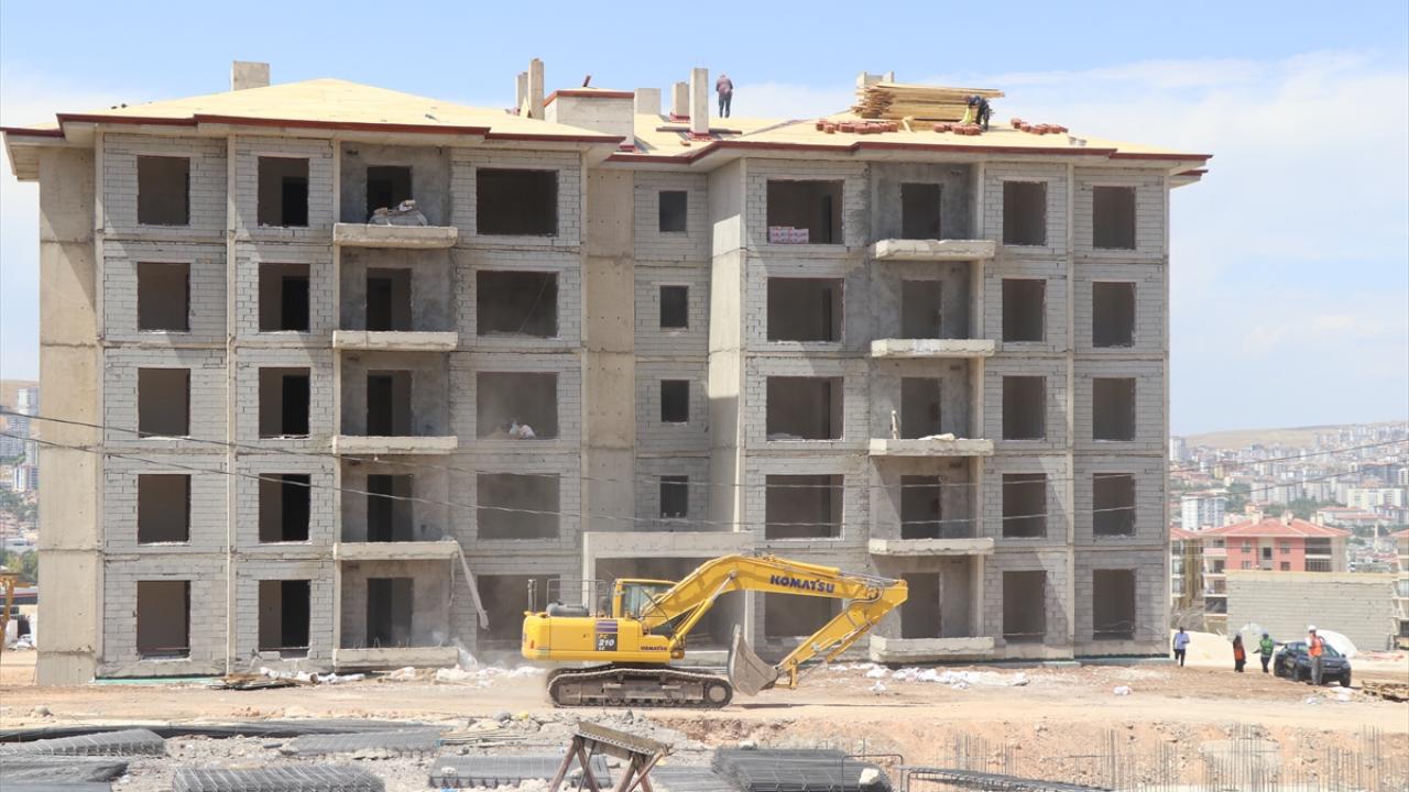 "Konutları yıl sonuna kadar teslim etmeyi hedefliyoruz"