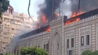 Mısır’da bakanlık binasında yangın