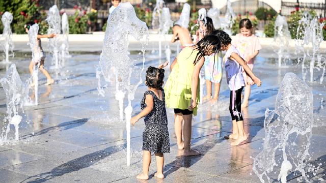Yaz geri dönüyor: Sıcaklıklar 40 dereceyi aşacak haber görseli
