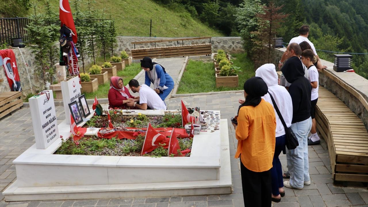 Vatandaşlar Eren`i unutmuyor