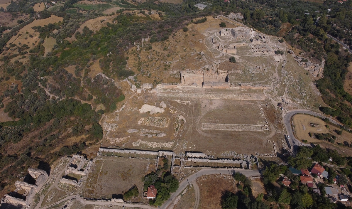 "2025`te tiyatro her türlü etkinliğe hazır olacak"