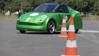 Üniversite öğrencileri 'yapamazsınız' diyenlere inat elektrikli otomobil üretti