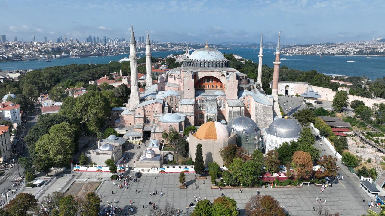 “Anıt eserin minarelerinde bazı sıkıntılar var bunları tespit ediyoruz”