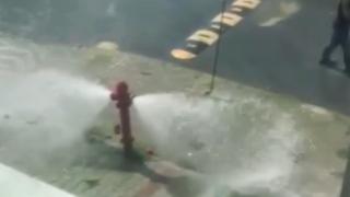 Büyükçekmece'de itfaiye su takviye vanası patladı