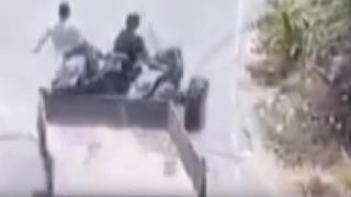 Seyir halindeki traktörden düşüp altında kaldı