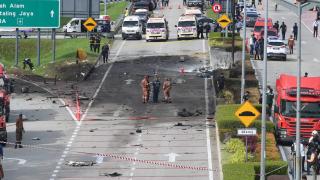 Malezya’da özel jet otoyola düştü: 10 ölü