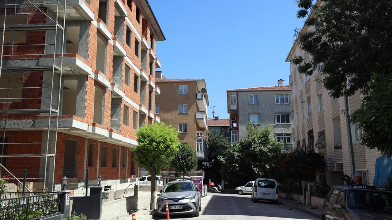 Silivri`de riskli 408 bina yıkılırken 59 binaya ilişkin mahkeme süreci devam ediyor