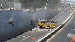 Kuğulu Alt Geçidi'nde kamyon kazası