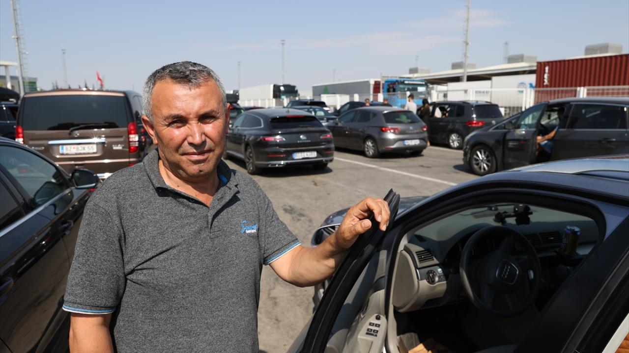 "Dönüş yolundayız yine hüzünlüyüz"