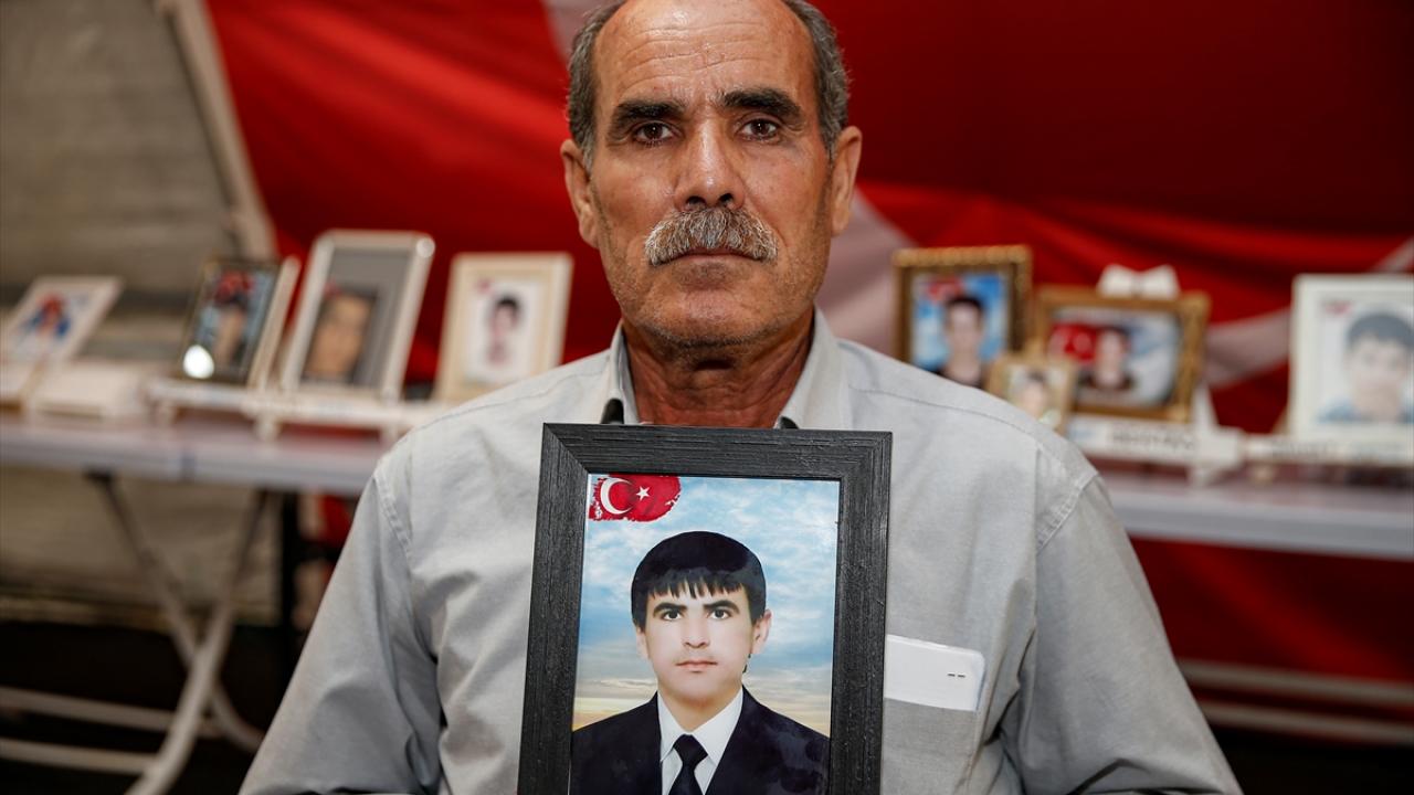 "Bu zalimlerin elinden çocukları kurtaralım"