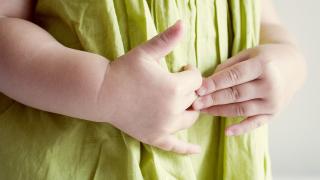 Çocuklarda karın ağrısı: Ebeveynler nelere dikkat etmeli?