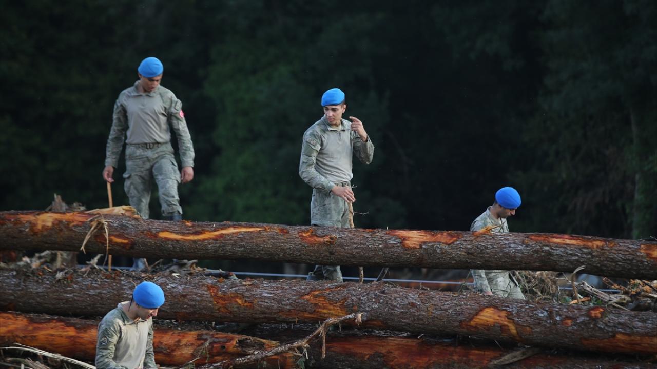 Sağanak sonucu Değirmen Deresi taştı