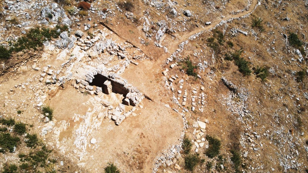 Tarihini aydınlatan pek çok buluntuya rastlandı