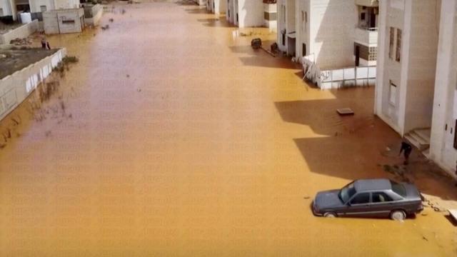 Libyanın çeşitli kentlerinde şiddetli yağışlar sele neden oldu haber görseli