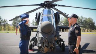 Türkiye'nin ilk kadın taarruz helikopter pilotu ATAK ile uçtu