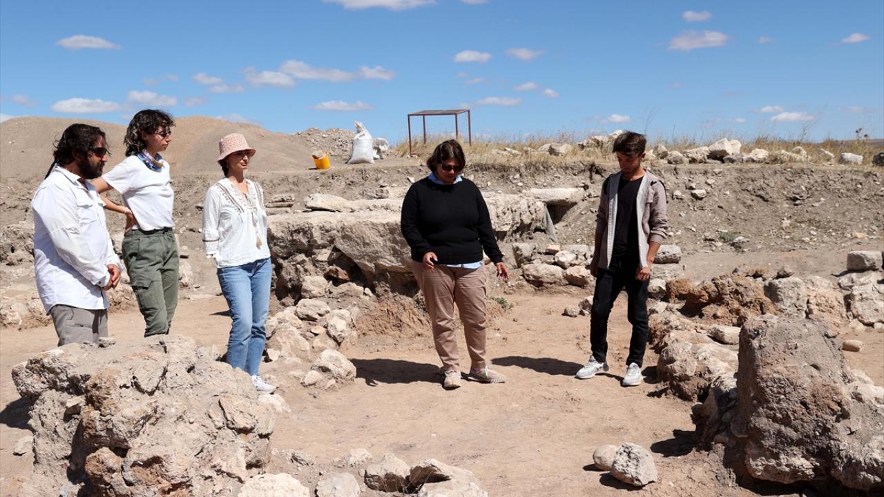 "Özellikle dini yapıları ortaya çıkartmak istiyoruz"