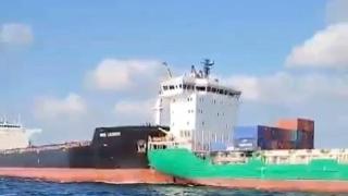 Ahırkapı açıklarında iki geminin çarpışması kamerada