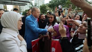 Cumhurbaşkanı Erdoğan Türkevi'nde sevgiyle karşılandı