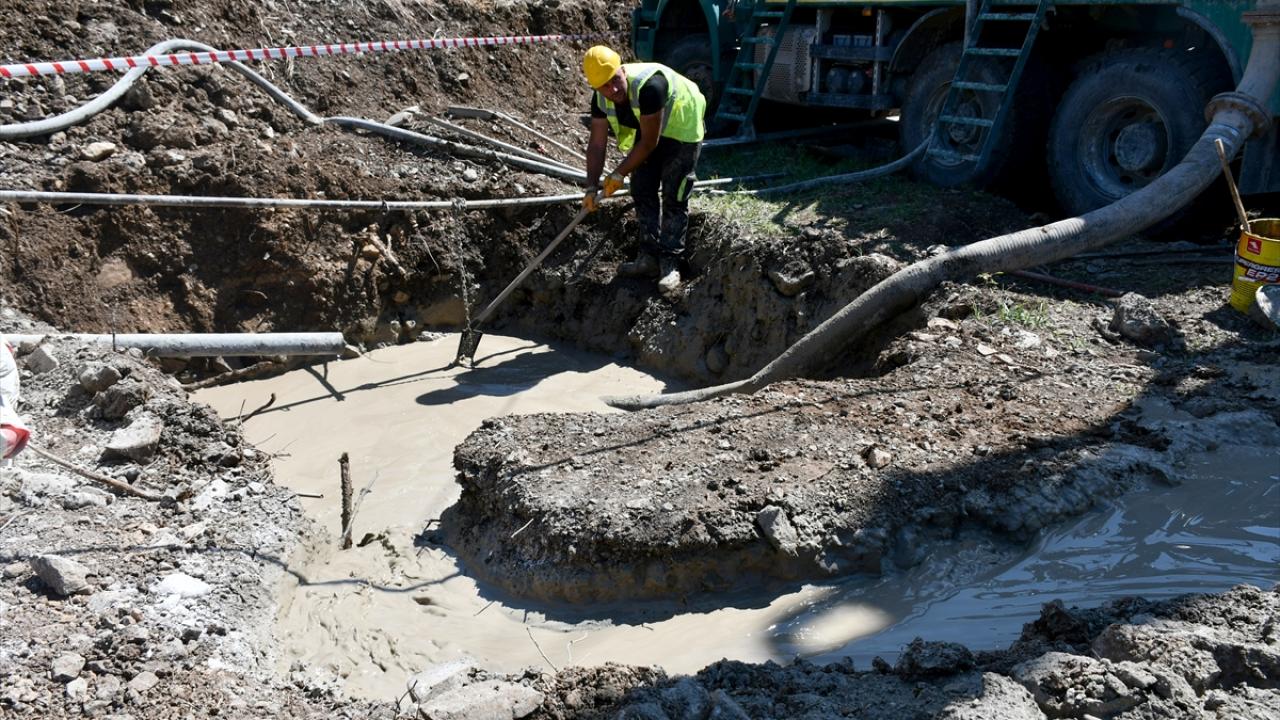 "Açtığımız kuyuların yüzde 95`inde suyu buluyoruz"