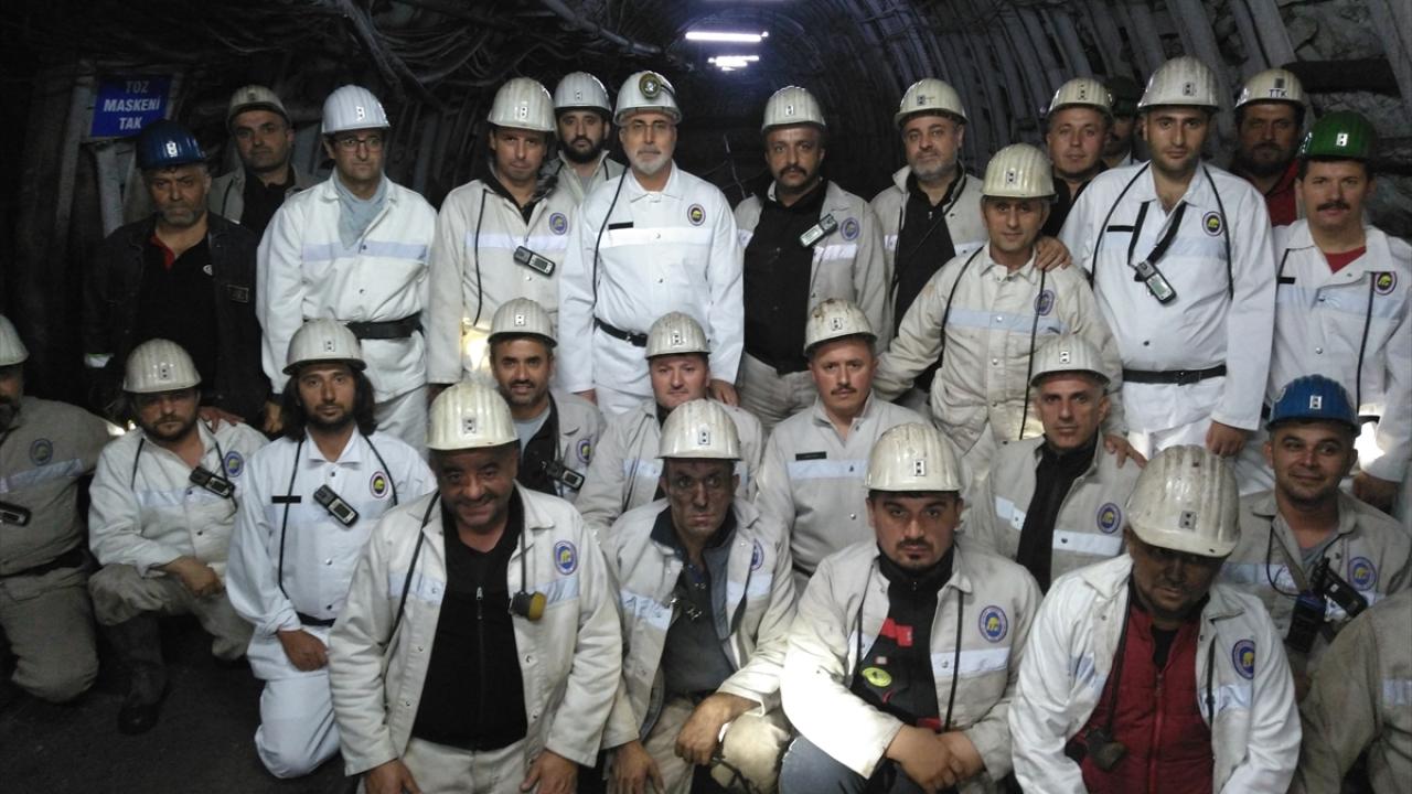 Çalışma ve Sosyal Güvenlik Bakanı Işıkhan, maden ocağında işçilerle bir araya geldi