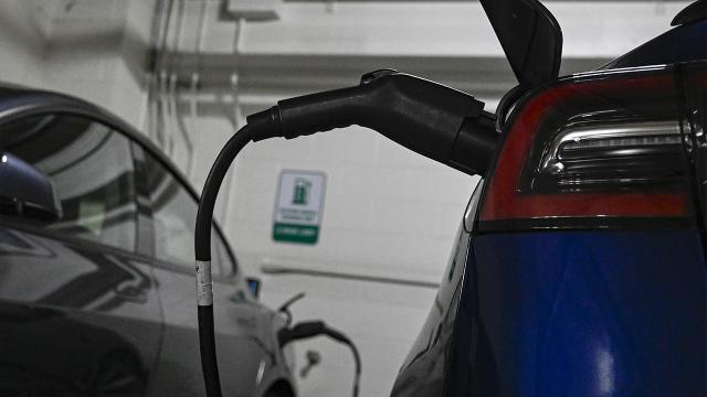 Türkiye'de elektrikli araç şarj ağı genişliyor