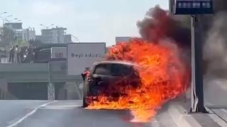 Bakımdan yeni çıkan otomobil küle döndü