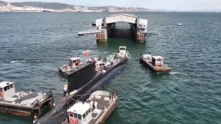 "TCG Batıray" denizaltısı havuza çekildi