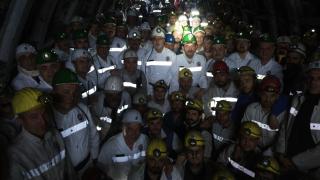 Çalışma ve Sosyal Güvenlik Bakanı Işıkhan, maden ocağında işçilerle bir araya geldi