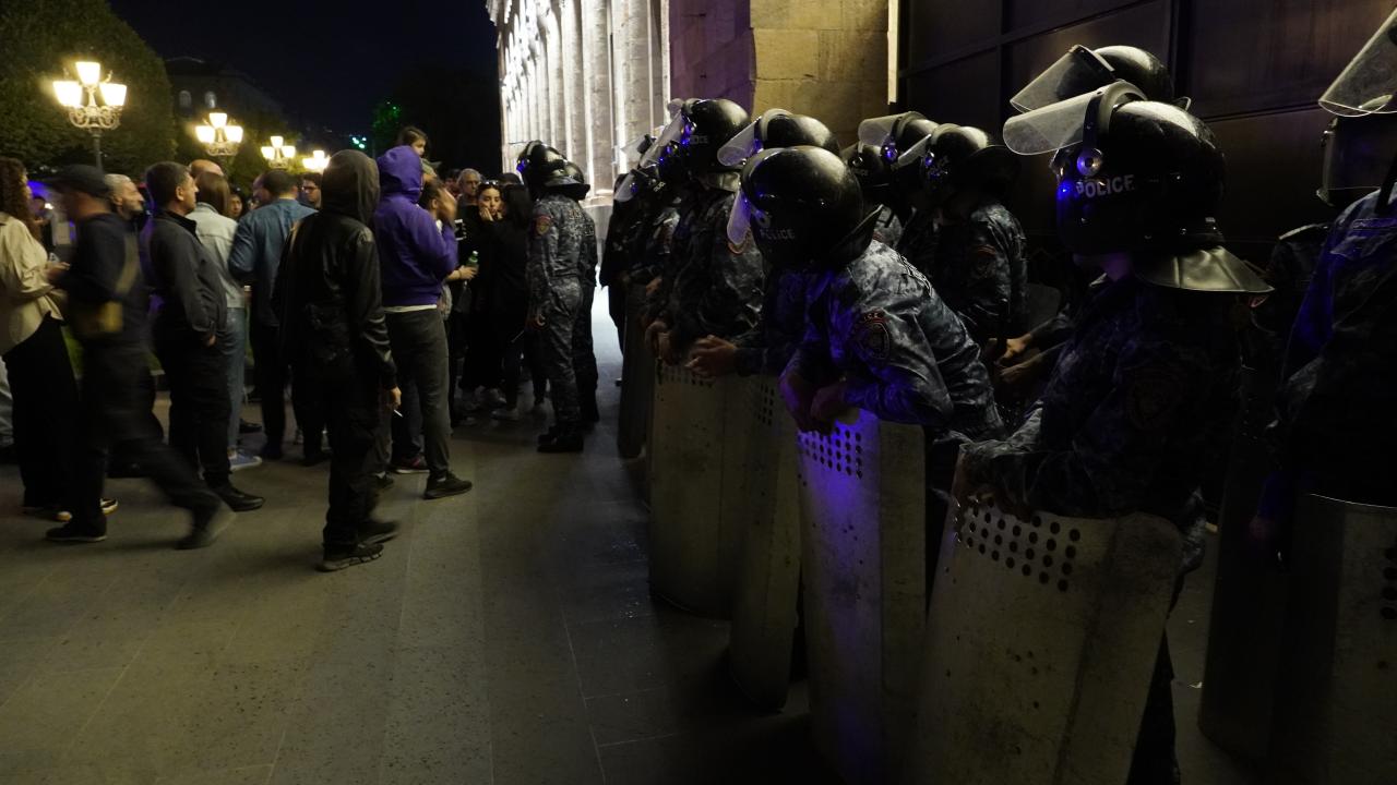 CUMHURİYET MEYDANI`NDAKİ GÖSTERİLER DEVAM EDİYOR