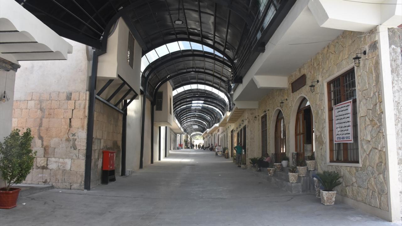 Sadece kültürel değeri el işçiliği ürünleri satılıyor