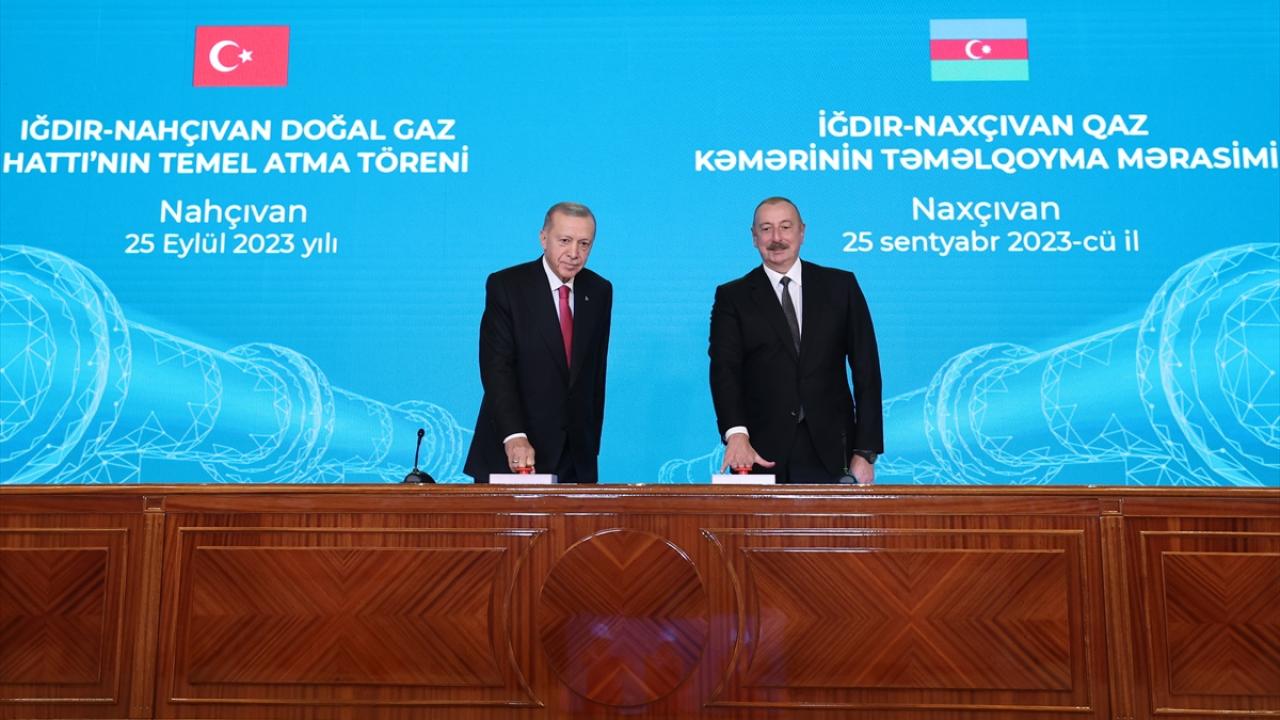 Cumhurbaşkanı Erdoğan ile Aliyev, Iğdır-Nahçıvan Doğal Gaz Boru Hattı`nın temelini attı