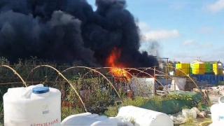 Arnavutköy'de bir iş yerinde çıkan yangın kontrol altına alındı