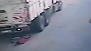 Bisikletini kurtarmak isterken canından oluyordu