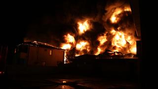 Sakarya'da kauçuk fabrikasında yangın