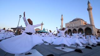 250 semazen aynı anda sema icra etti