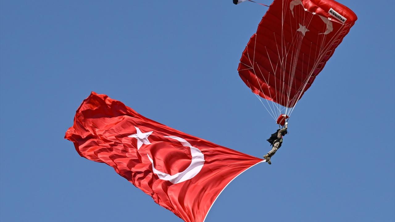 Hava araçları katılımcılara gösteriler sunacak