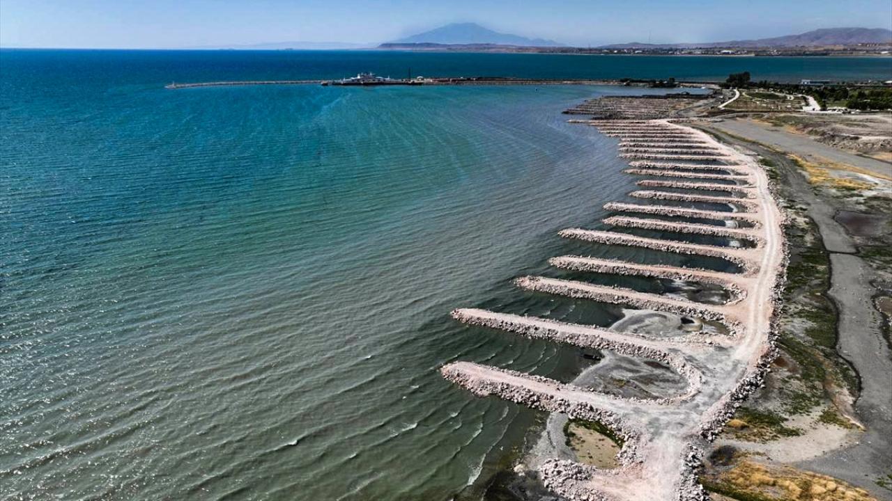 "1 milyon 250 bin metreküp dip çamuru çıkardık"