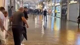 Kapalıçarşı ve Tahtakale'yi su bastı