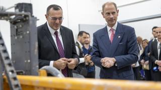 Prens Edward, Türkiye’nin ilk geri dönüştürülebilir konut sistemi projesinin çalışmalarını inceledi