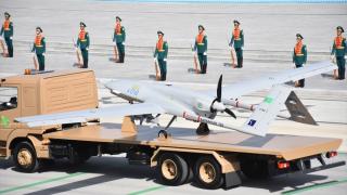 Türkmenistan milli günü dolayısıyla askeri geçit töreni düzenlendi