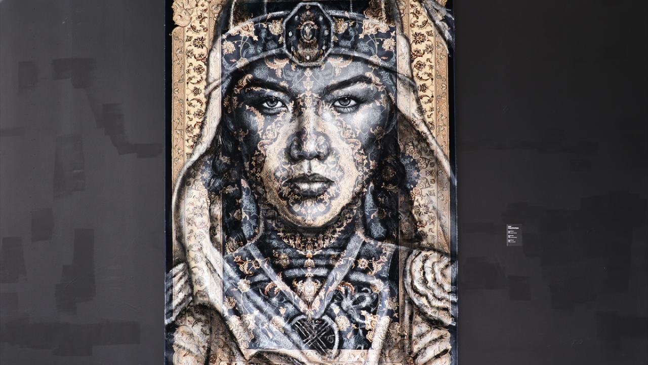 "Tomris ve Bopay gibi kahraman kadınların portreleri var"