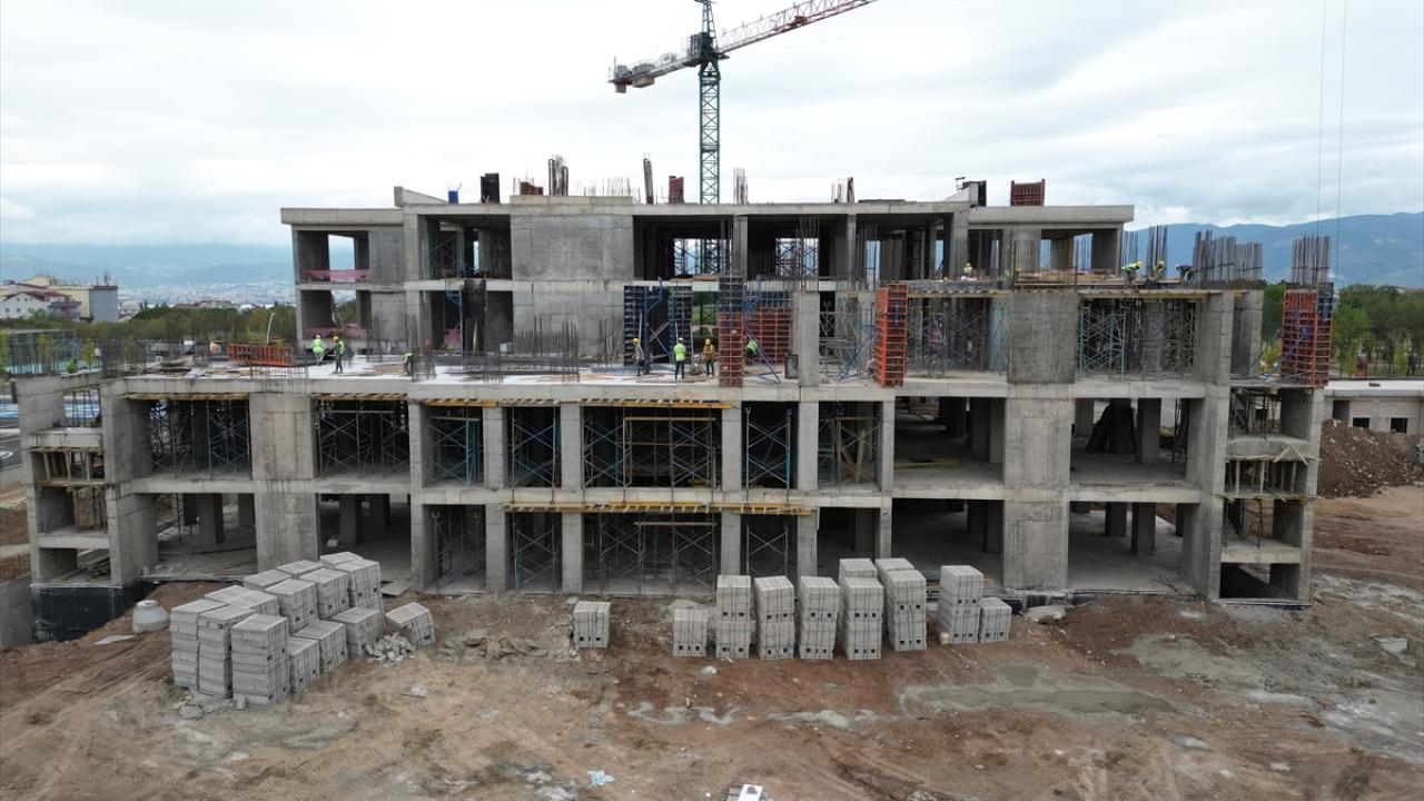 "Gölcük Devlet Hastanesi, 246 deprem izolatörlü olacak"