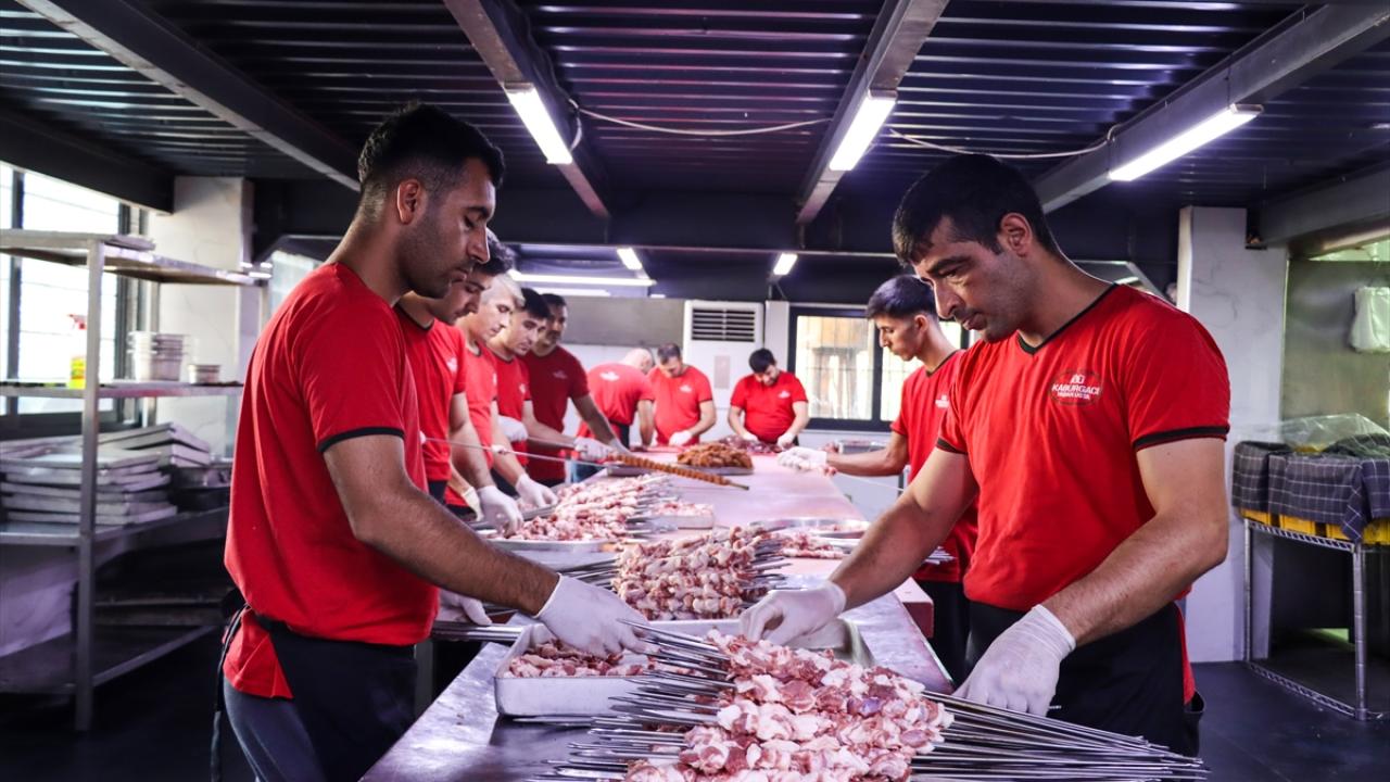 "Ocaklarımız, stantlarımız, şovlarımız, sunumlarımız hazır"