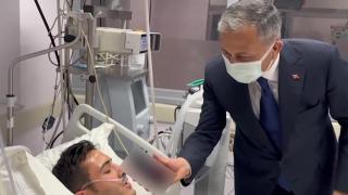 Cumhurbaşkanı Erdoğan terör saldırısında yaralanan polisle görüştü